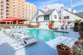 Houston Medical Center 2BR Loft with Pool near NRG Stadium